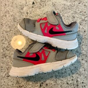 Nike Shoes Toddler Girl Size 6